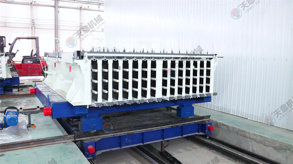 墻板機可生產(chǎn)多類型輕質(zhì)隔墻板丨天意隔墻板設備介紹