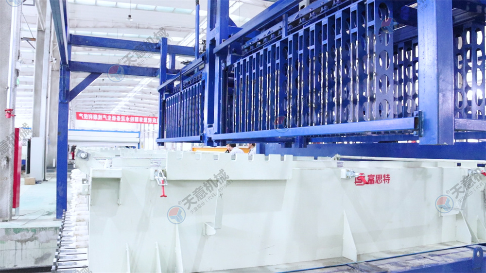 墻板機(jī)操作簡(jiǎn)單 墻板設(shè)備技術(shù)成熟